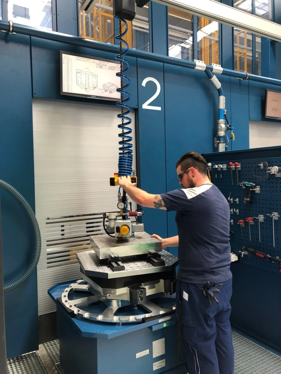 GIS Electric Hoist with Manual Handle 2